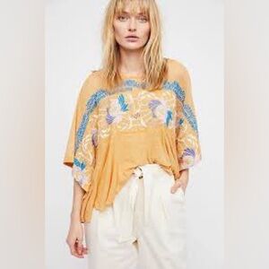 Free People women’s poncho blouse yellow embroidered size S